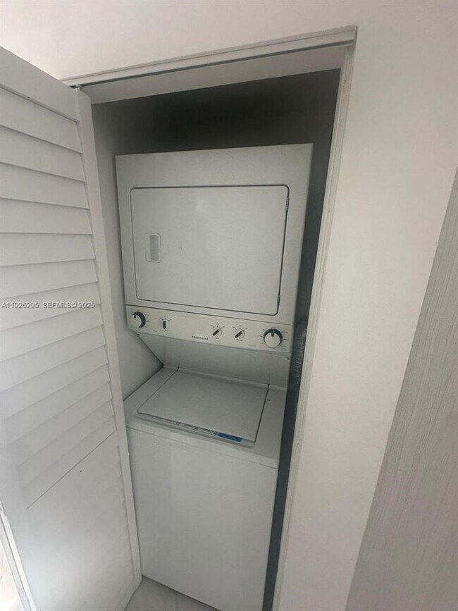 Building Photo - 2110 NW 43rd St