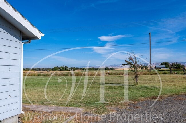 Building Photo - Peaceful Rural Living in Newly Remodeled 3 Bdrm Home