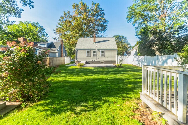 Building Photo - 1519 Boulevard