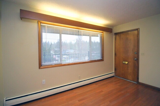 Building Photo - 3200-3236 SW Marigold St