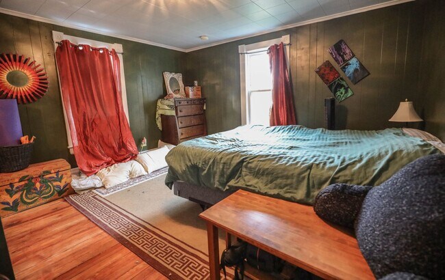 Building Photo - 670 Jones Ave