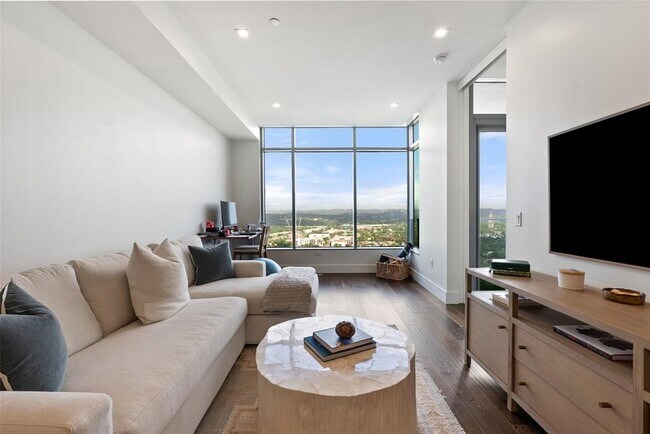 Building Photo - 501 West Ave