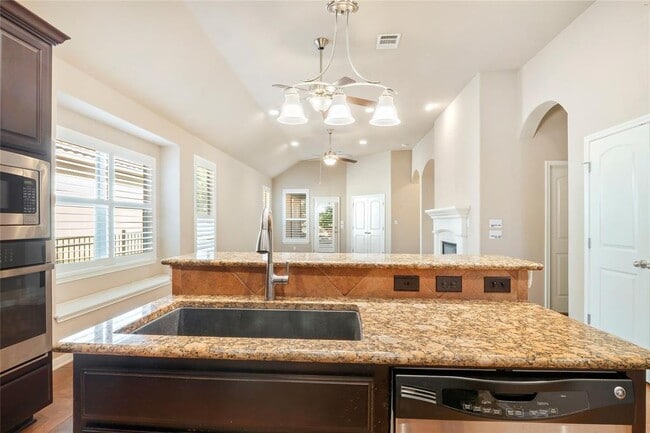 Building Photo - 12208 Fairway Cove