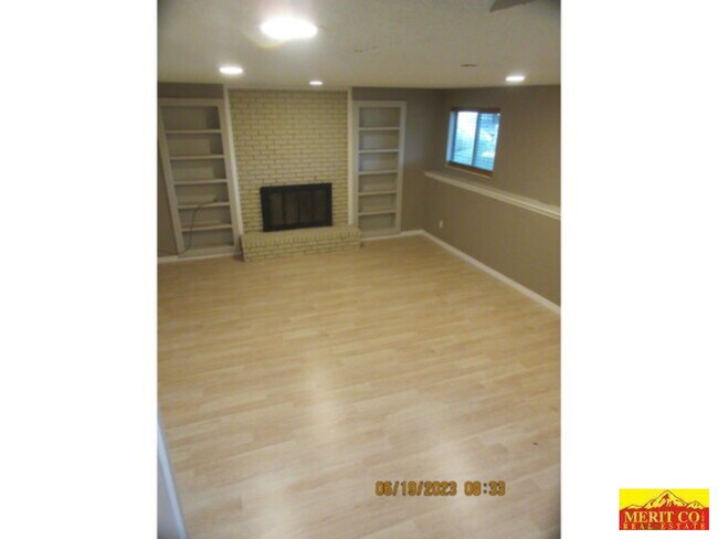 Building Photo - Single Family Home