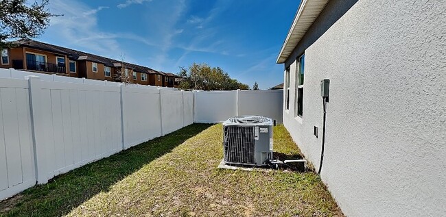 Building Photo - 1052 Papaya Cir.