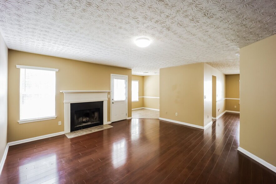 Building Photo - 4414 Gladewood Run