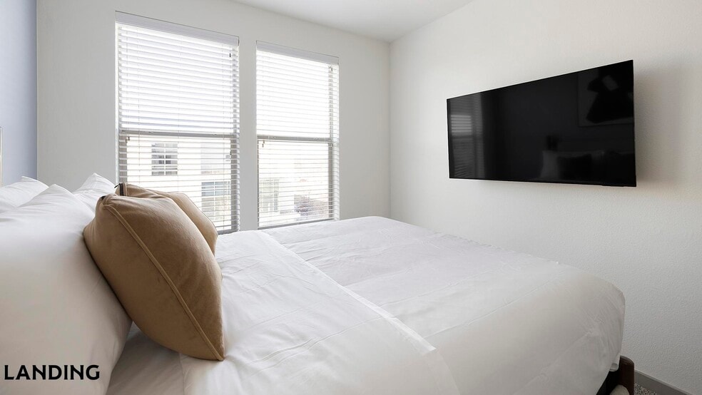 Building Photo - 101 S Center St