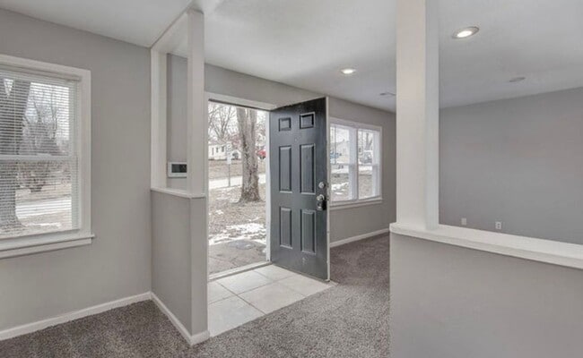 Building Photo - Available NOW! 3 Bed 1 Bath Home! $1350.00
