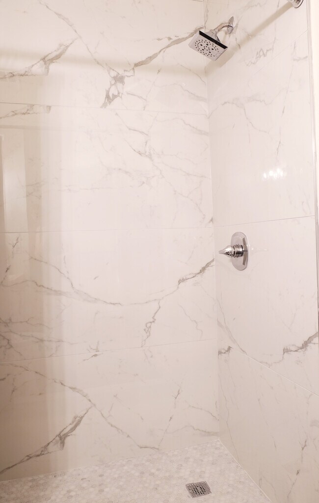 Building Photo - 6127 Meadowhaven Ln