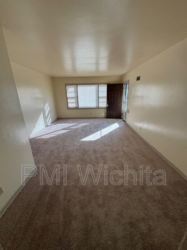 Building Photo - 6124 E Harry St