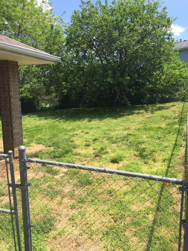 Building Photo - 3360 S Parkmont Ct