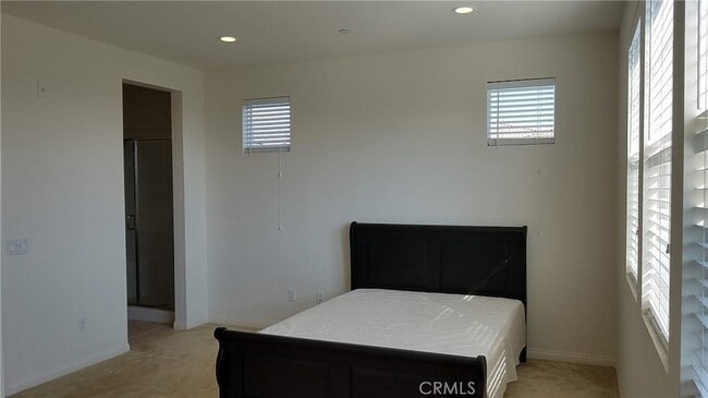 Building Photo - 908 N Acacia Ct