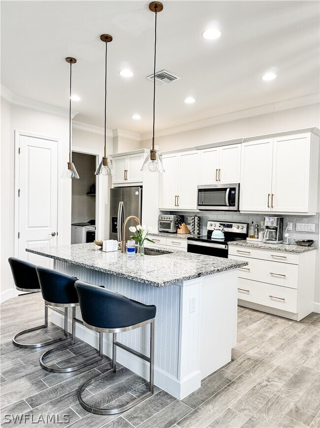 Building Photo - 7289 Saona CT