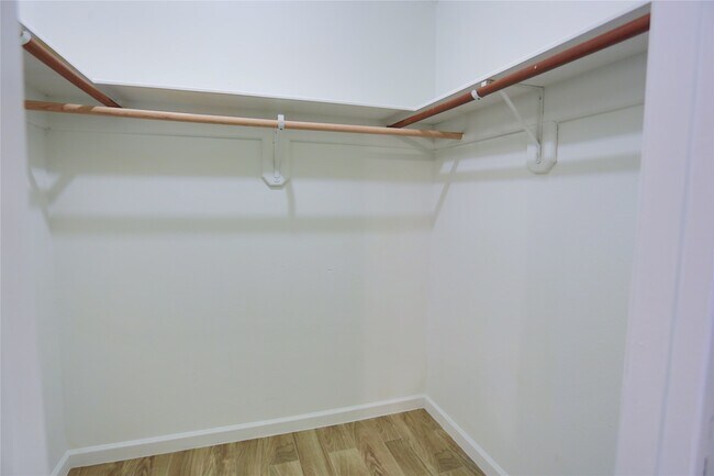 Building Photo - 7007 Glen Rosa Dr