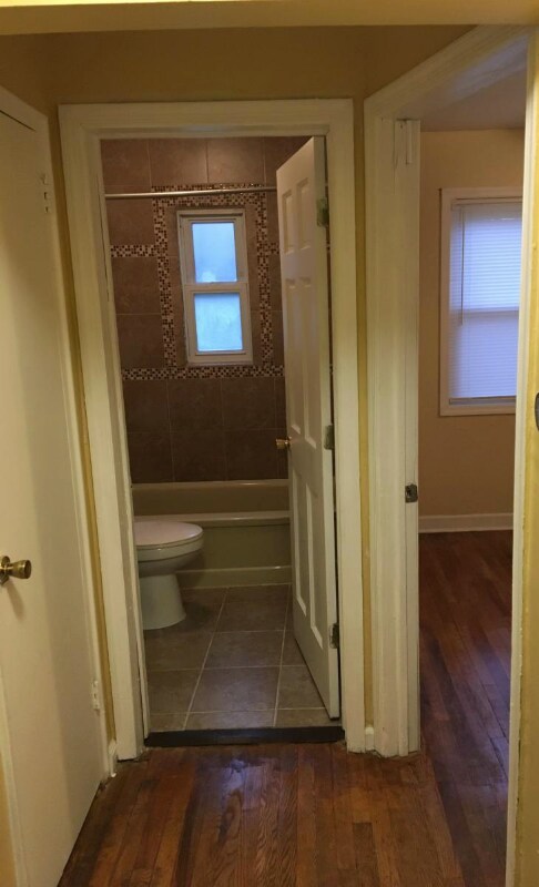 Building Photo - 972 Henhawk Rd