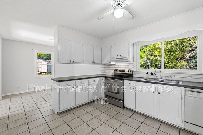 Building Photo - 810 Applegate Ct