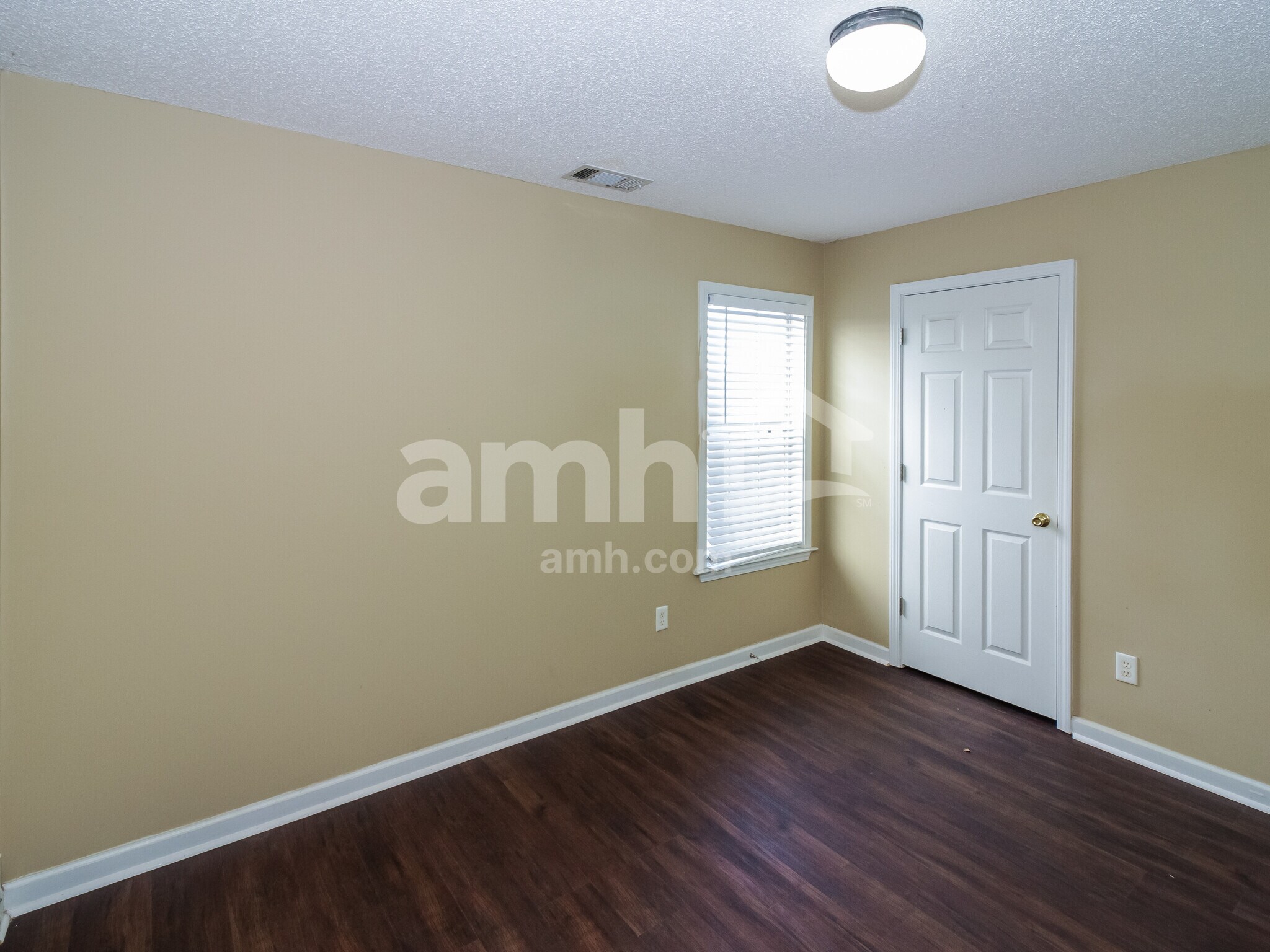 Building Photo - 10001 Houston Birch Dr