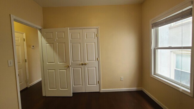 Building Photo - 43 Ravine Ave