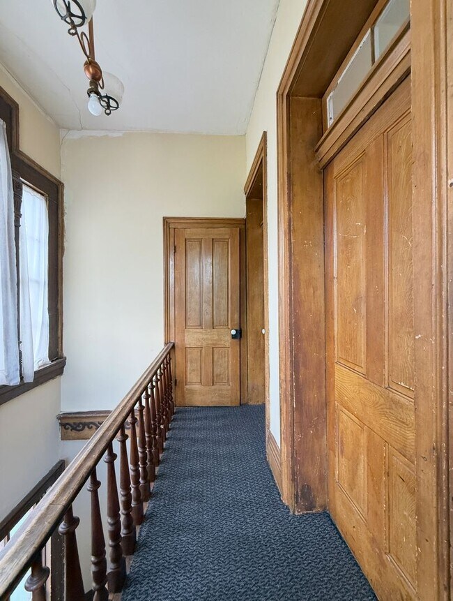 Building Photo - 1008 Tippecanoe St