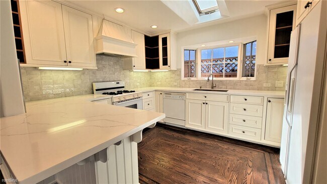 Building Photo - 2 br, 1 bath House - 604 9th Avenue