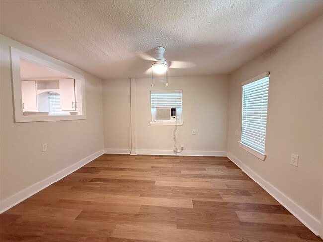 Building Photo - 14070 S Hwy 288b