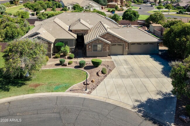 Building Photo - 4335 E Fox Cir