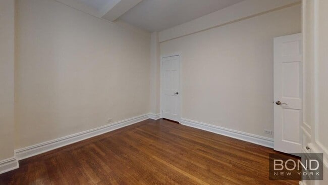 Building Photo - 111 E 80th St