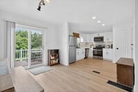 Building Photo - Gorgeous Newly Renovated 3 BR, 2.5 BA Town...