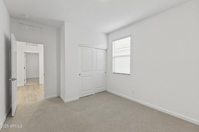 Building Photo - 15849 W Gray Fox Trl