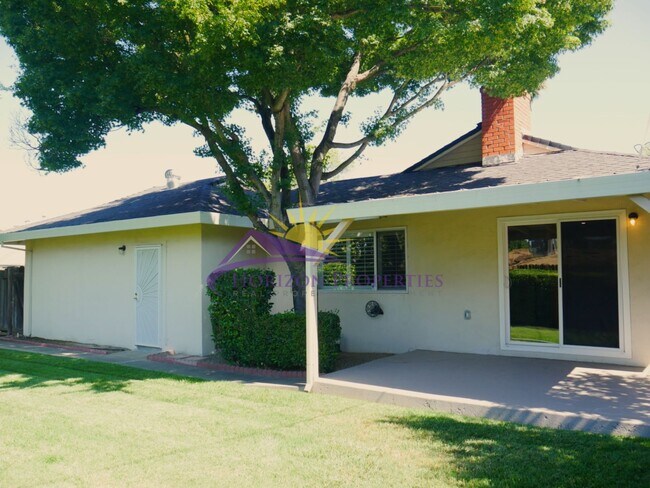 Building Photo - Remodeled 3 Bed 2 Bath 1,215 Sq Ft Citrus Heights Home