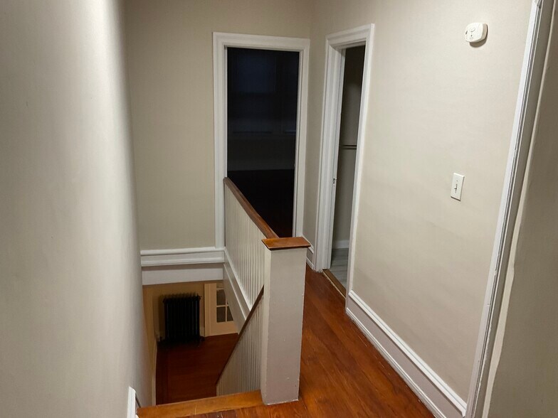 Building Photo - 1542 S 55th St