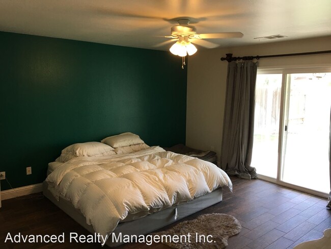 Building Photo - 9912 Grand View Summit Dr