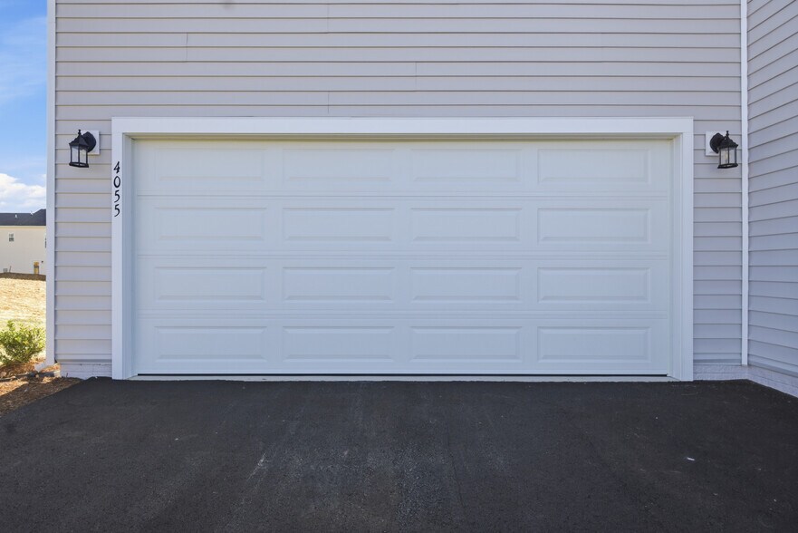 Building Photo - 4055 Emilia Way