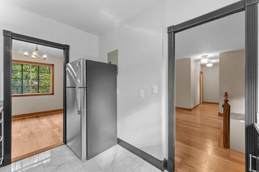 Building Photo - 1649 Preston Rd