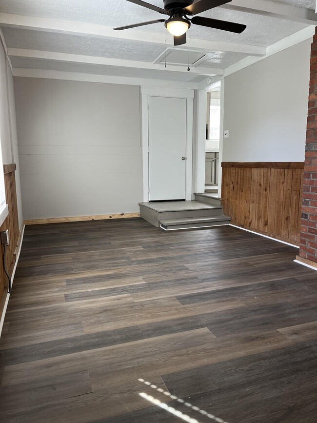Building Photo - 211 Sharon Ave NW