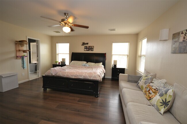Building Photo - 20751 Cypress Post Dr