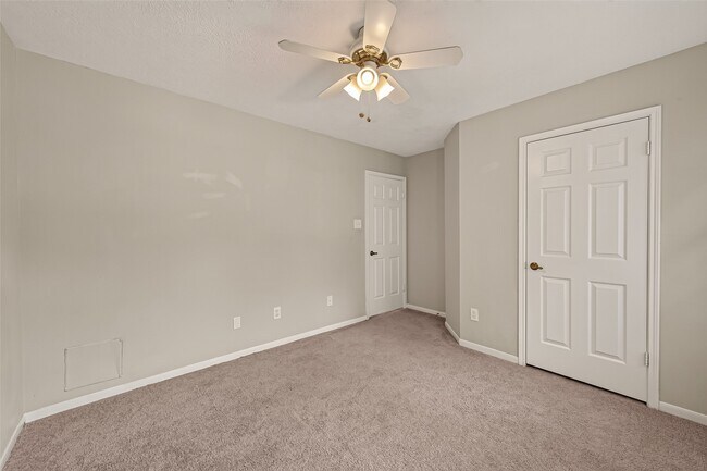 Building Photo - 24315 Tucker House Ln