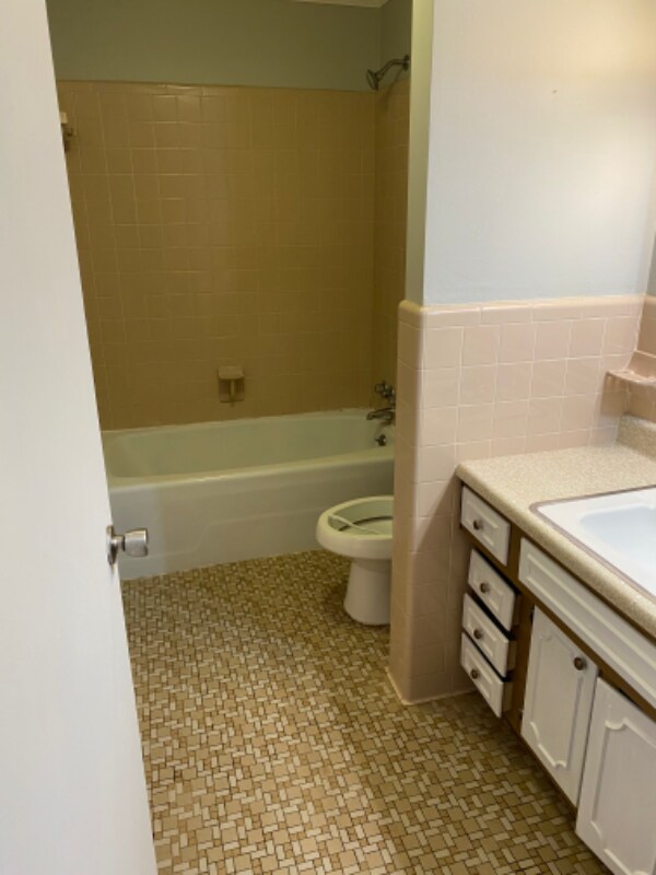 Building Photo - 361 Belmont Dr