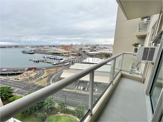 Building Photo - king215