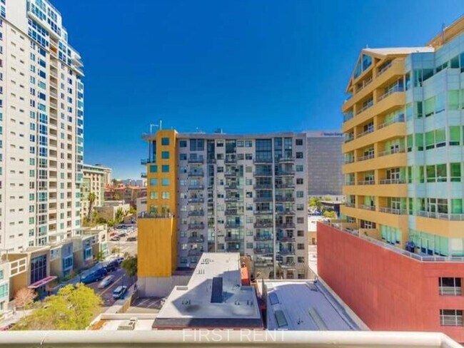 Building Photo - 425 W Beech St