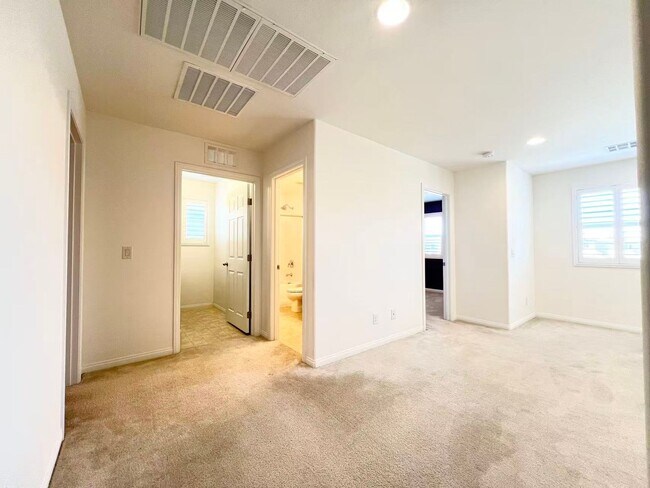 Building Photo - Well-maintained 4-bedroom, 3-bath home in a desirable gated community