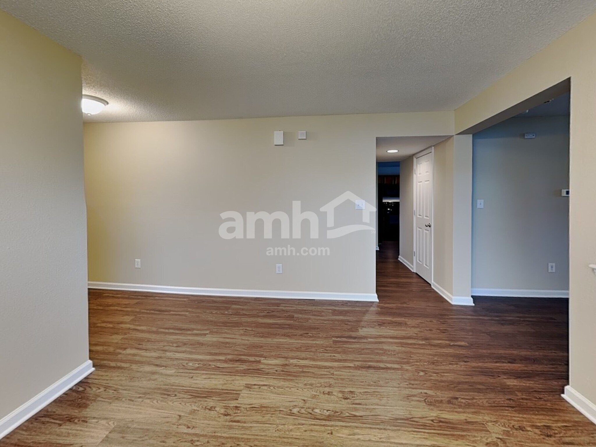 Building Photo - 897 Sunvista Dr