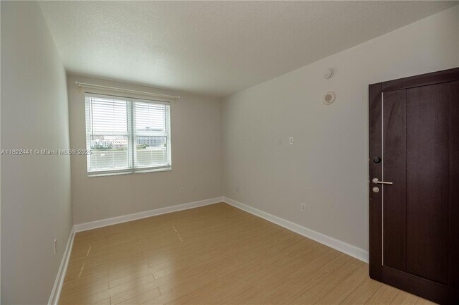 Building Photo - 50 Menores Ave