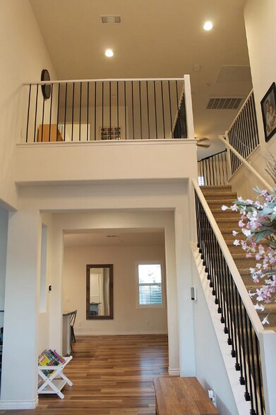 Building Photo - 3202 Desert Cloud Ave