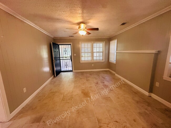 Building Photo - 3636 Mallory Ave