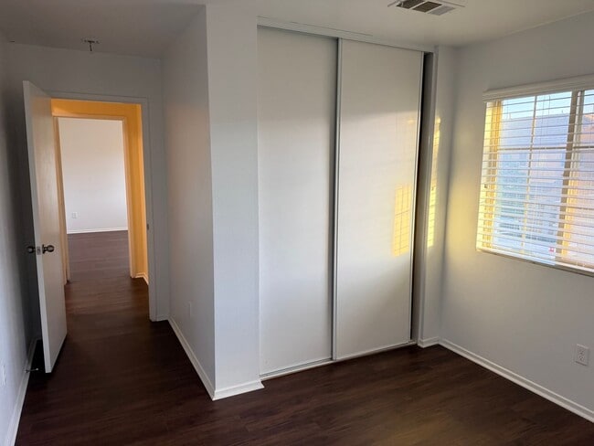 Building Photo - Estrella home for rent!