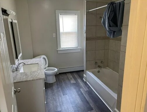 Building Photo - 35 Oak St