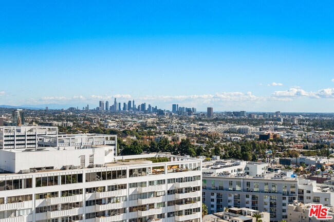 Building Photo - 7250 Franklin Ave
