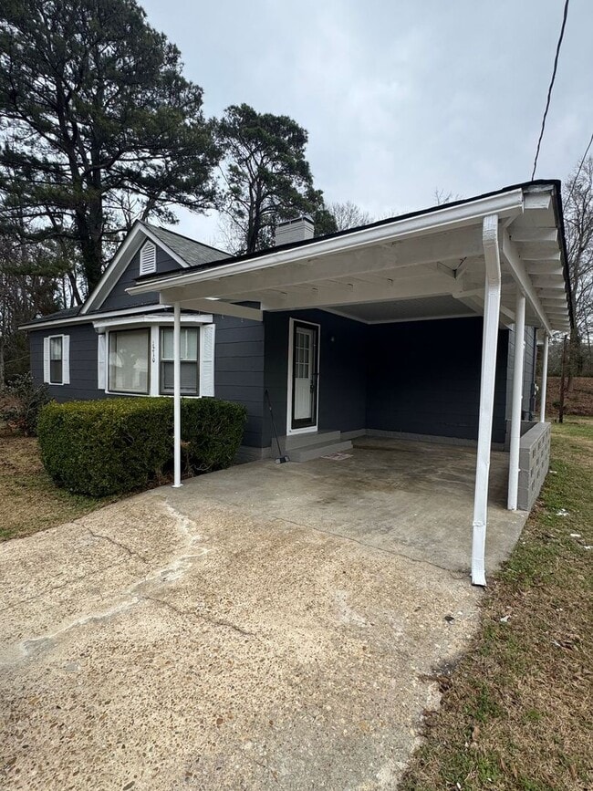 Building Photo - 1210 2nd Ave