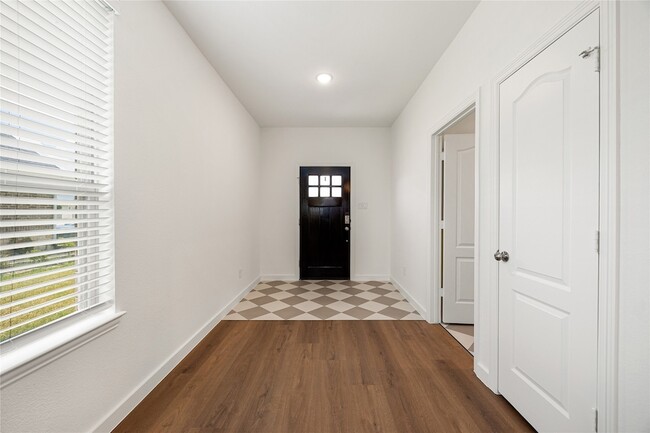 Building Photo - 31411 Horseshoe Meadow Bend Ln